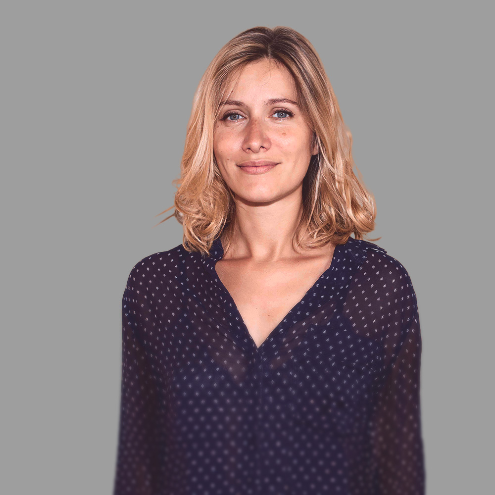 Floriane Verdier Avocate titulaire de deux Masters II en Droit de la communication et Droit de l’Innovation, Communication, Culture (DI2C), Floriane Verdier a prêté serment en 2014.